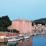 Mansuela Punta *