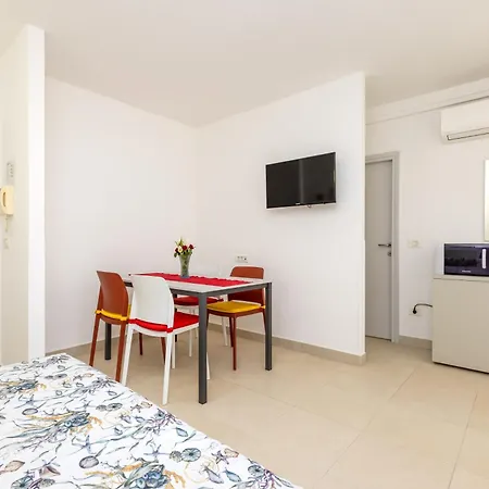 Apartment Mansuela Punta *