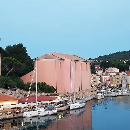 Mansuela Punta *
